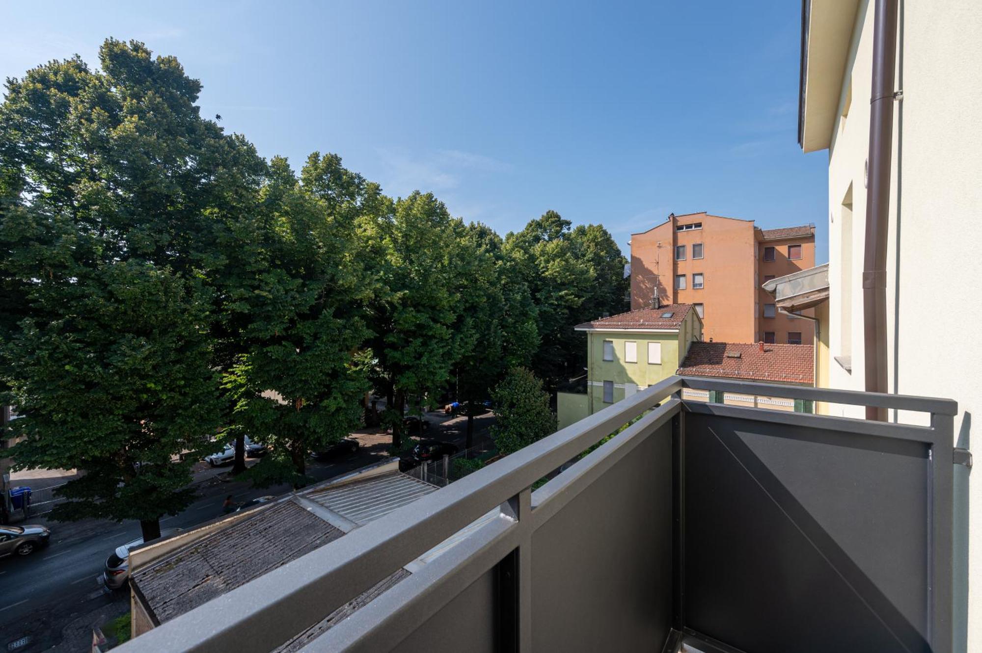 Chic Flat Near Center